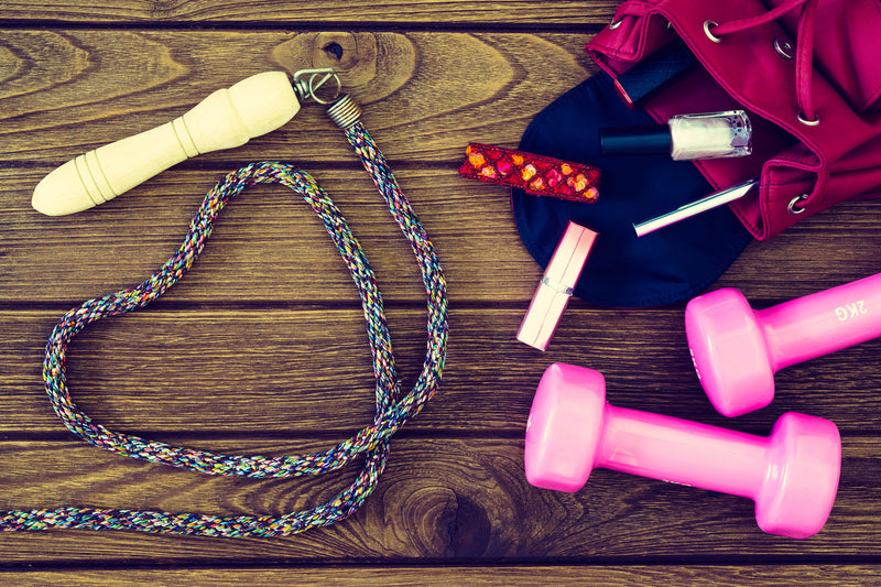 workout-weights-and-skipping-rope-for-fitness
