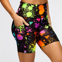 Pantalones cortos para correr con salpicaduras de color de Mr Motivator