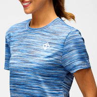 Camiseta de rendimiento con tinte espacial de mezcla azul